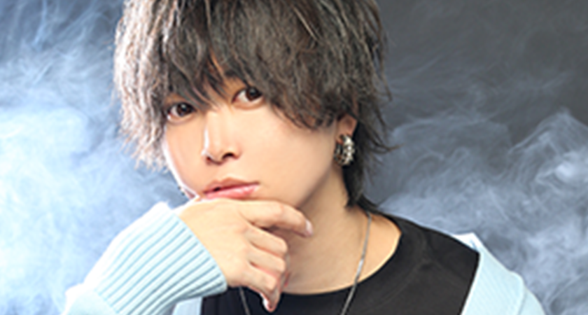 緋村剣心代表の公式プロフィール写真（背景にスモーク）